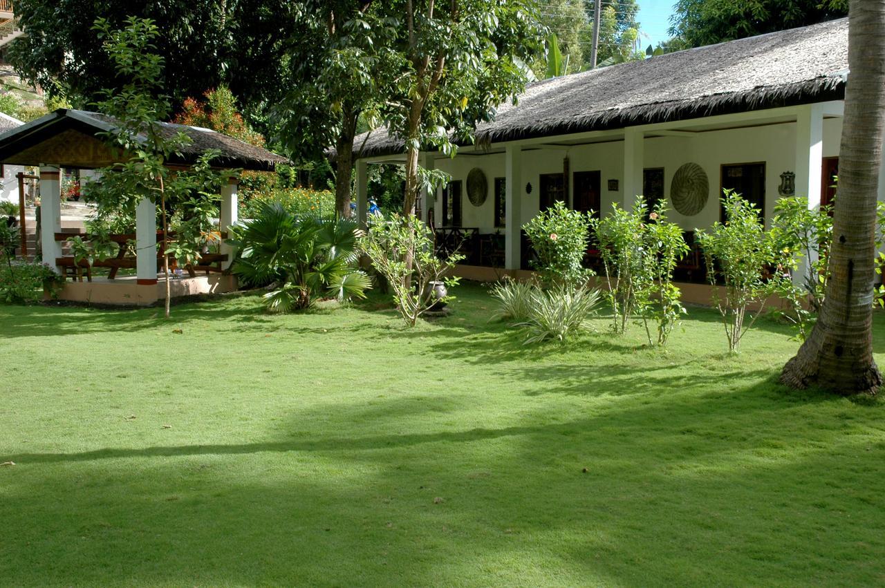 Neptune Diving Resort Santander Ngoại thất bức ảnh