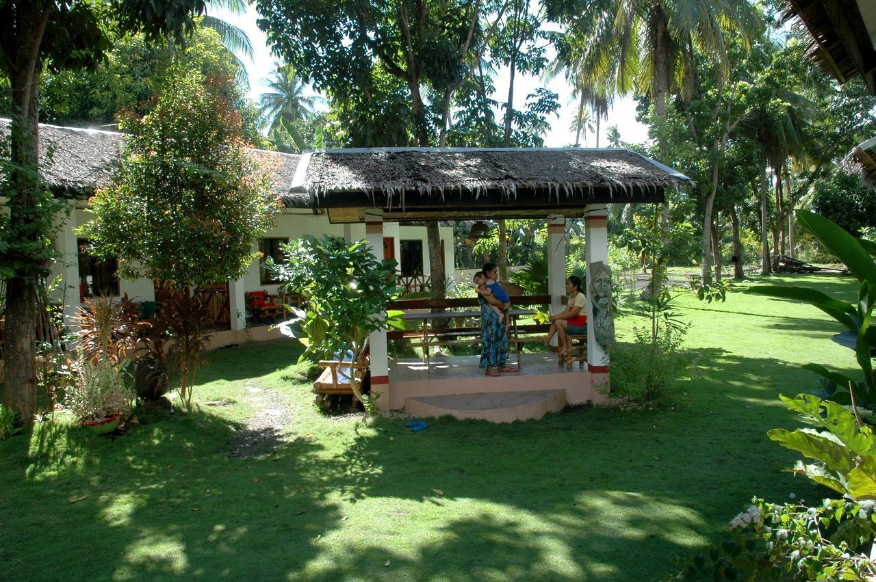 Neptune Diving Resort Santander Ngoại thất bức ảnh