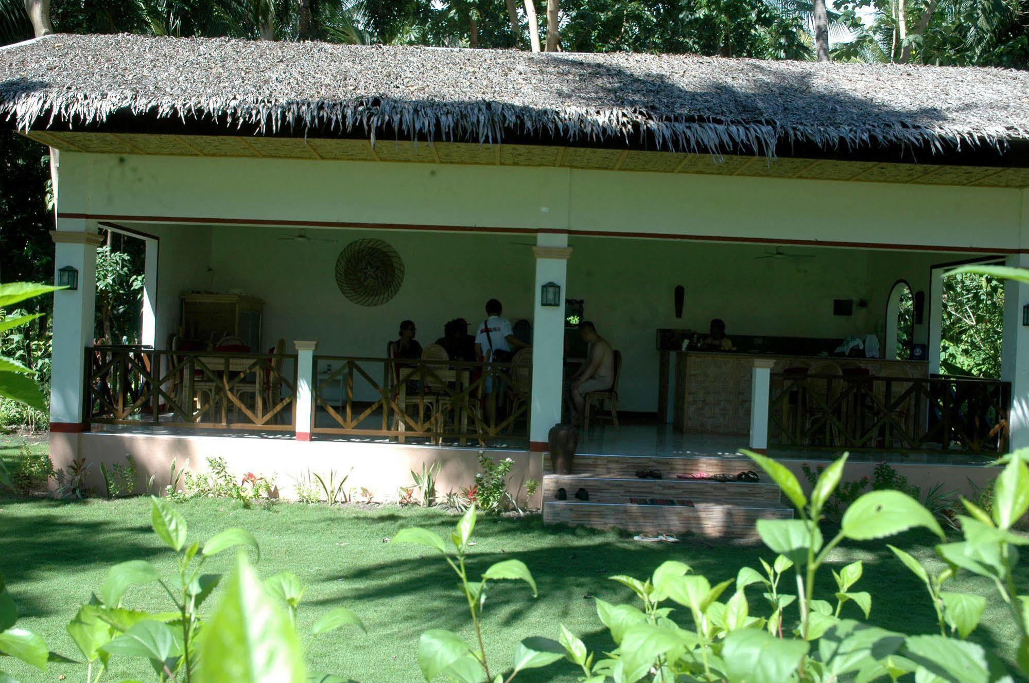 Neptune Diving Resort Santander Ngoại thất bức ảnh