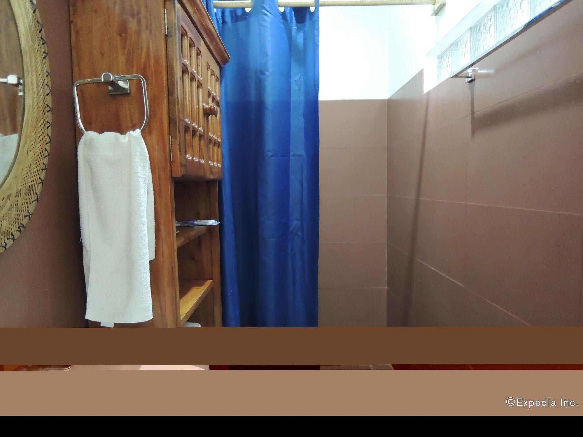 Neptune Diving Resort Santander Ngoại thất bức ảnh