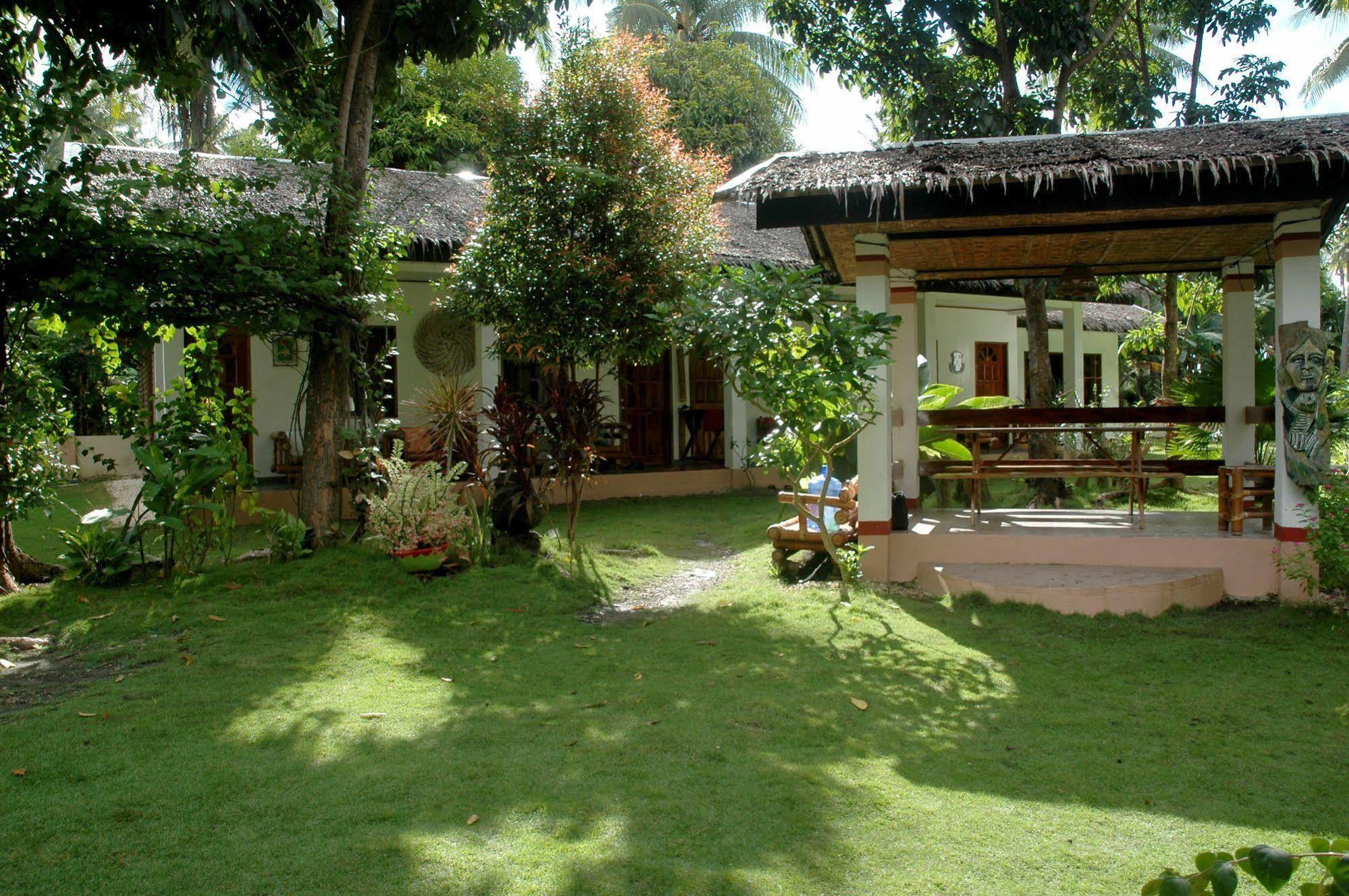 Neptune Diving Resort Santander Ngoại thất bức ảnh