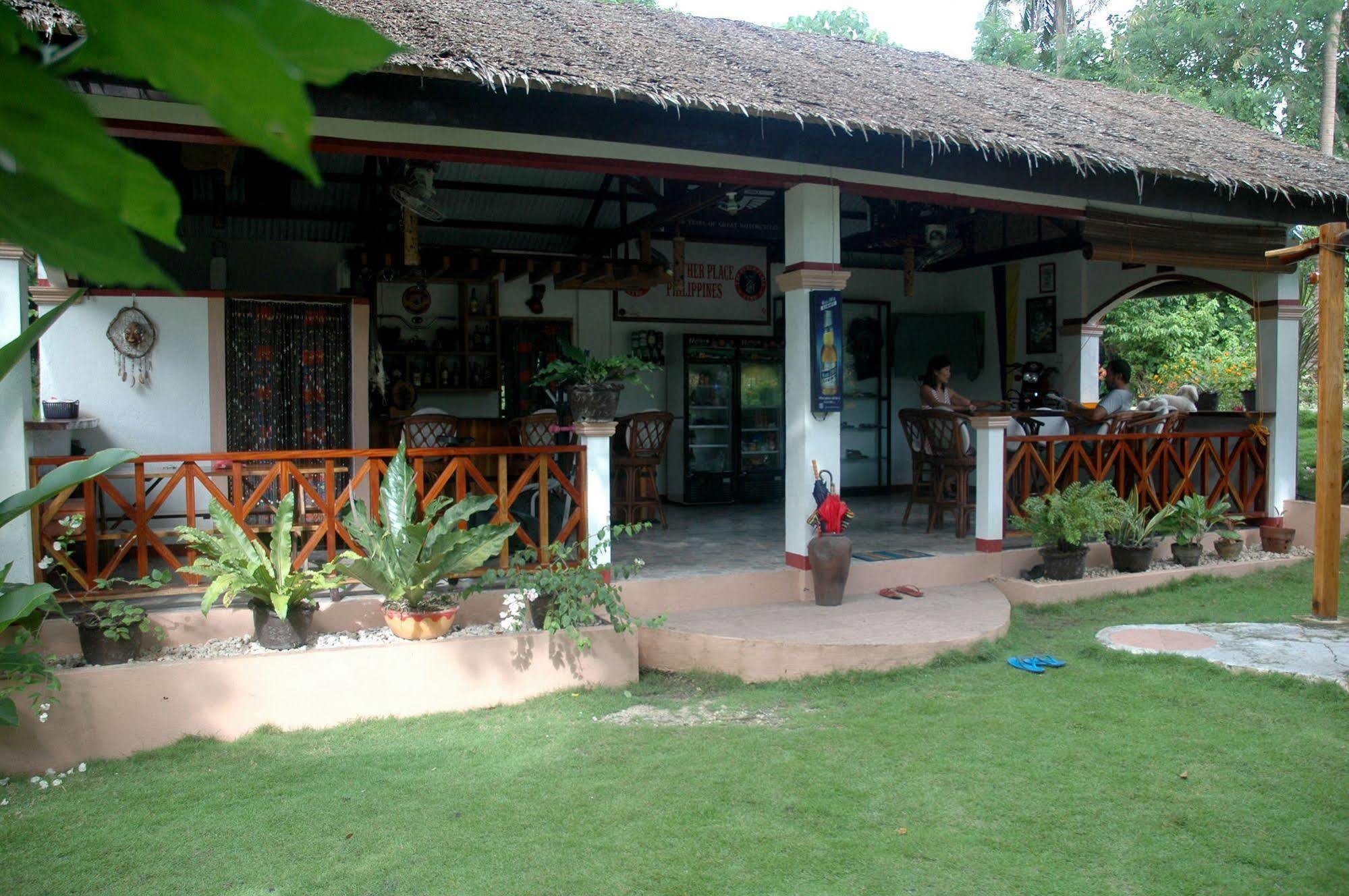 Neptune Diving Resort Santander Ngoại thất bức ảnh