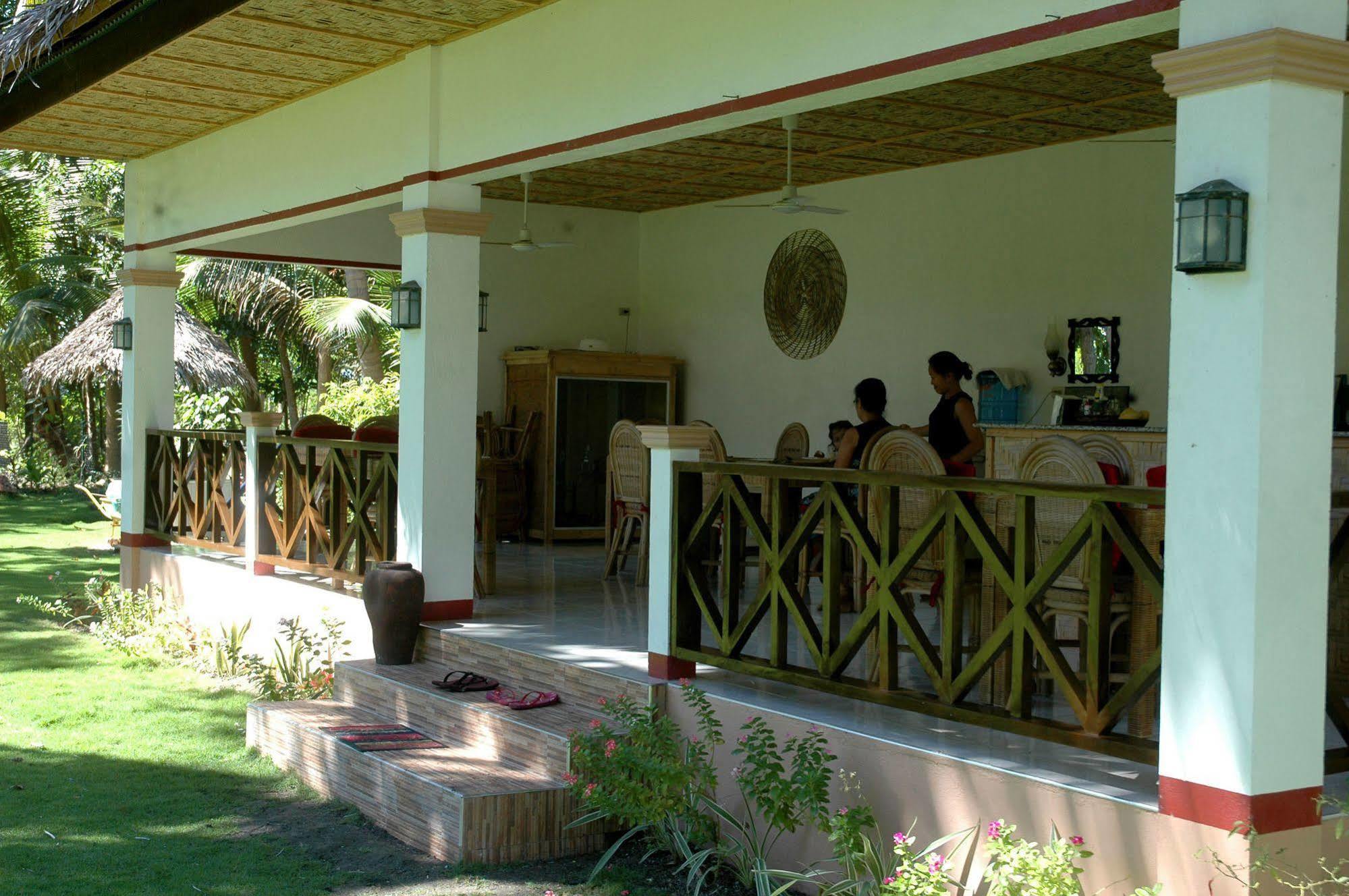 Neptune Diving Resort Santander Ngoại thất bức ảnh