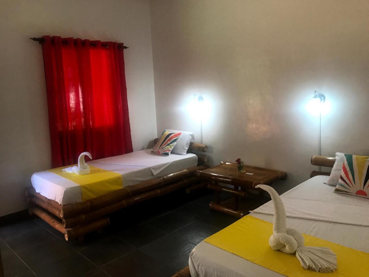 Neptune Diving Resort Santander Ngoại thất bức ảnh